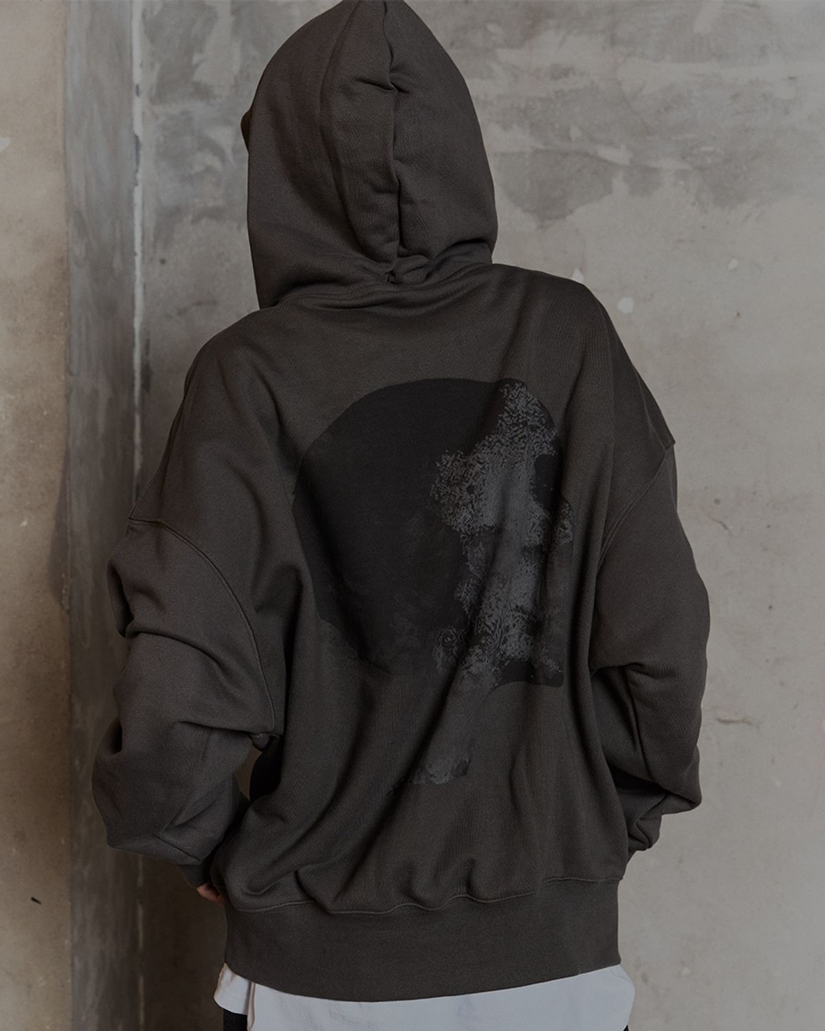 덤(THUMB) SHADOW FACED HOODIE