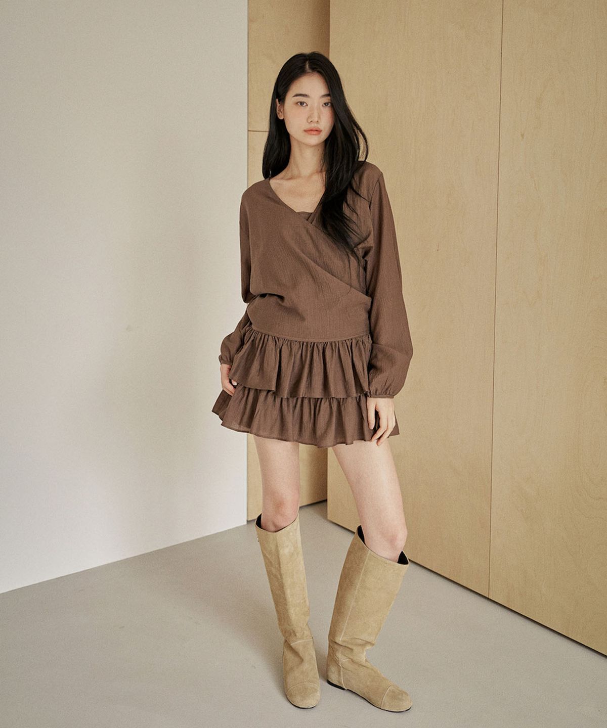 아우로(OURO) FRILL BLOUSE SET-UP [ BROWN ]