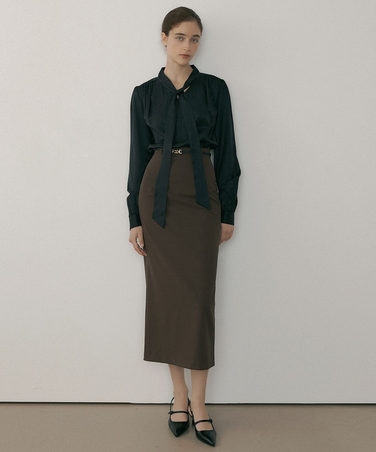 리올그(REORG) [리퍼브 특가] MOR SCARF BLOUSE BLACK