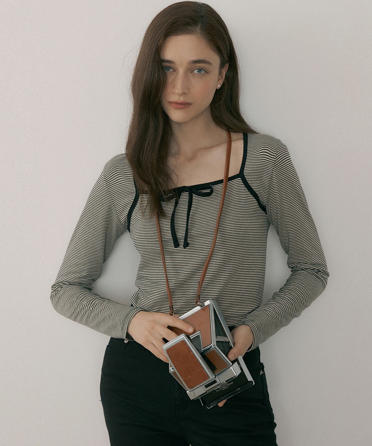 리올그(REORG) [리퍼브 특가] MOR STRIPE SQUARE NECK RIBBON T-SHIRTS LIGHT KHAKI