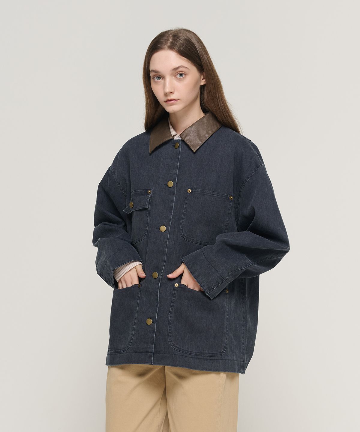 카고브로스 포 우먼(CARGOBROS FOR WOMAN) 배색 카라 포켓 워크 데님 자켓 (진청)