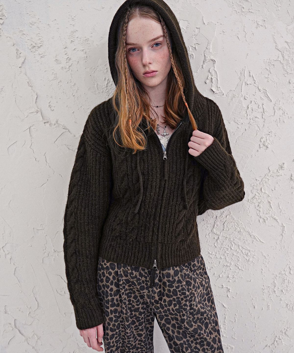 어반드레스(AVANDRESS) Cable Hug Hood Zip-up Knit_3Colors