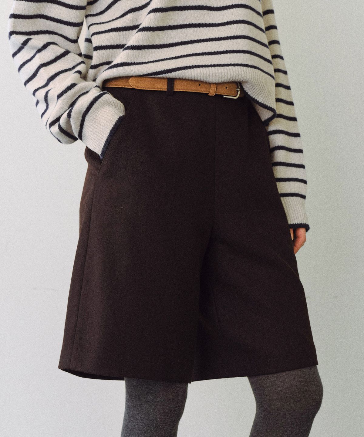 유라고(URAGO) Wool bermuda pants