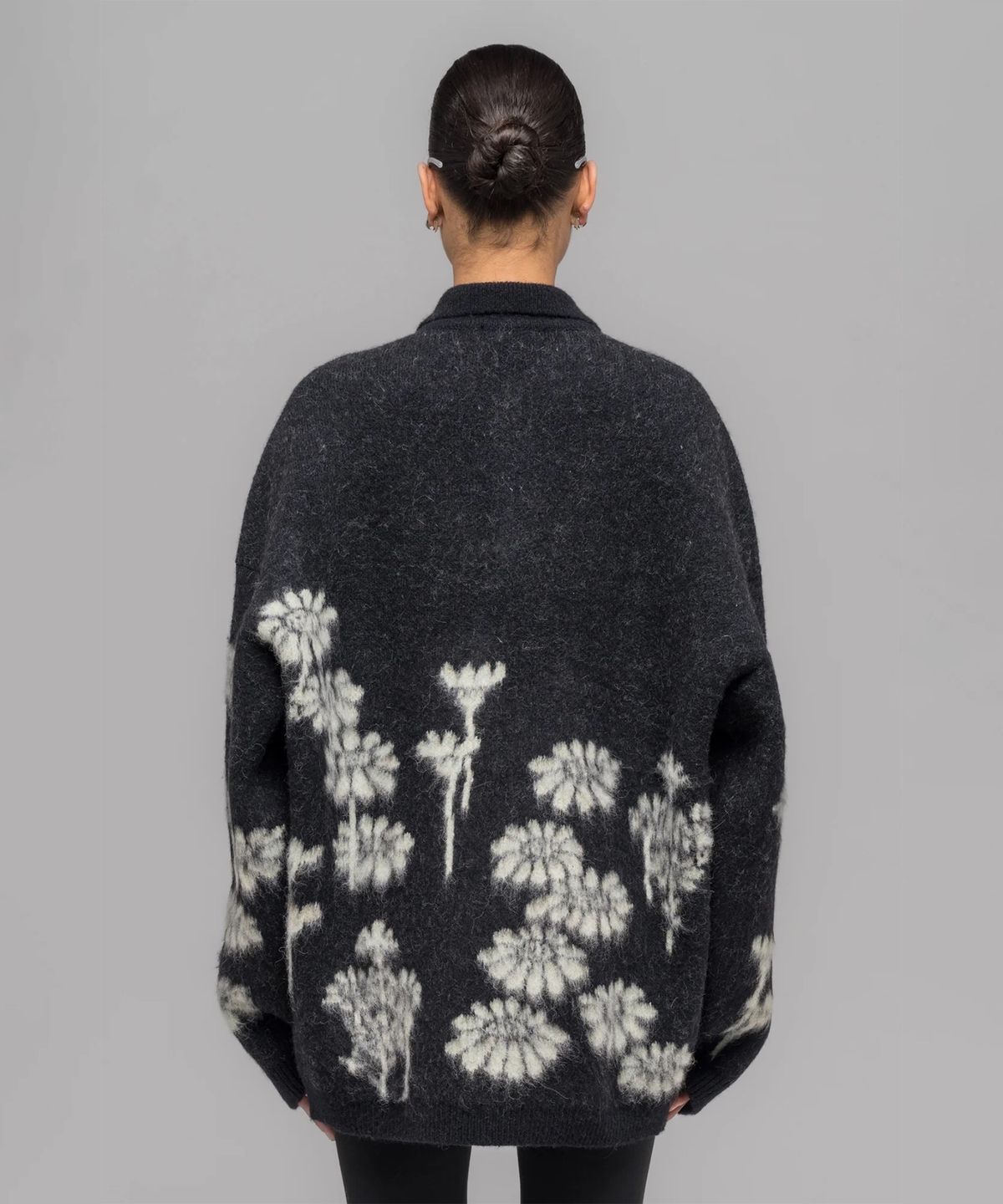 032씨(032C) (U) 멜팅 데이지 니트 폴로 셔츠 블루 그린 MELTING DAISIES KNIT LS POLO SHIRT BLACK/PHOSPHOR GREEN