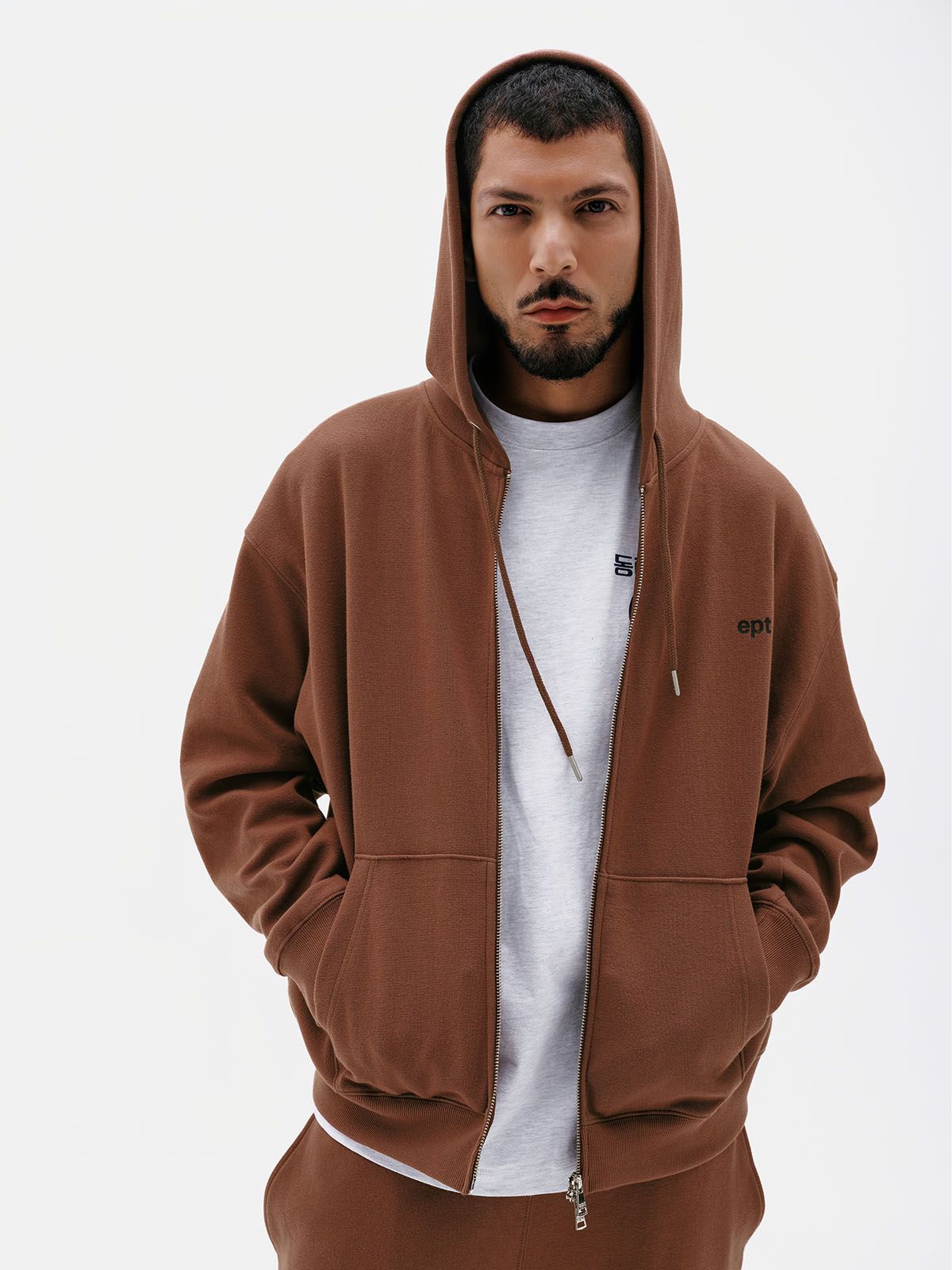 이피티(EPT) CLASSIC LOGO HOODIE ZIP UP (BROWN)