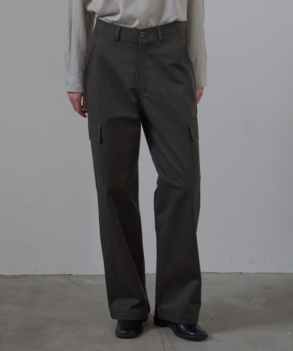 벗튼(BUT'TON) Cargo Pocket Wide Pants (Charcoal)