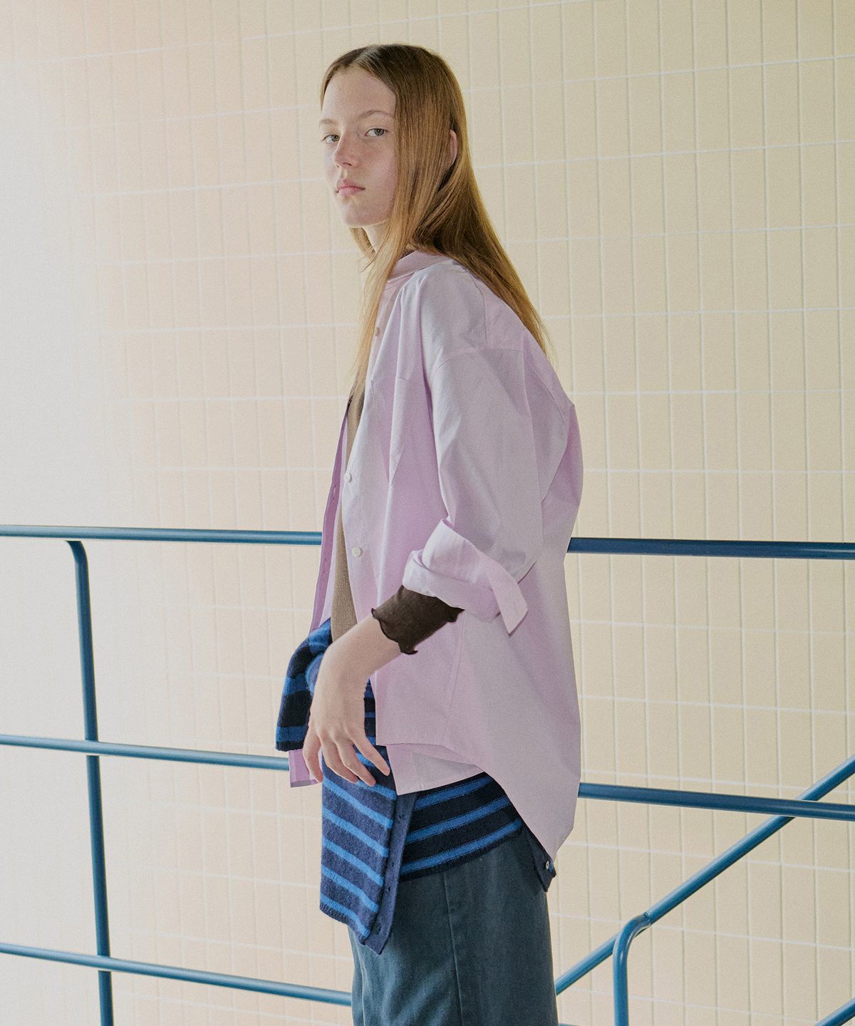 아위(AHWE) STRIPE OVERFIT SHIRT_L VIOLET