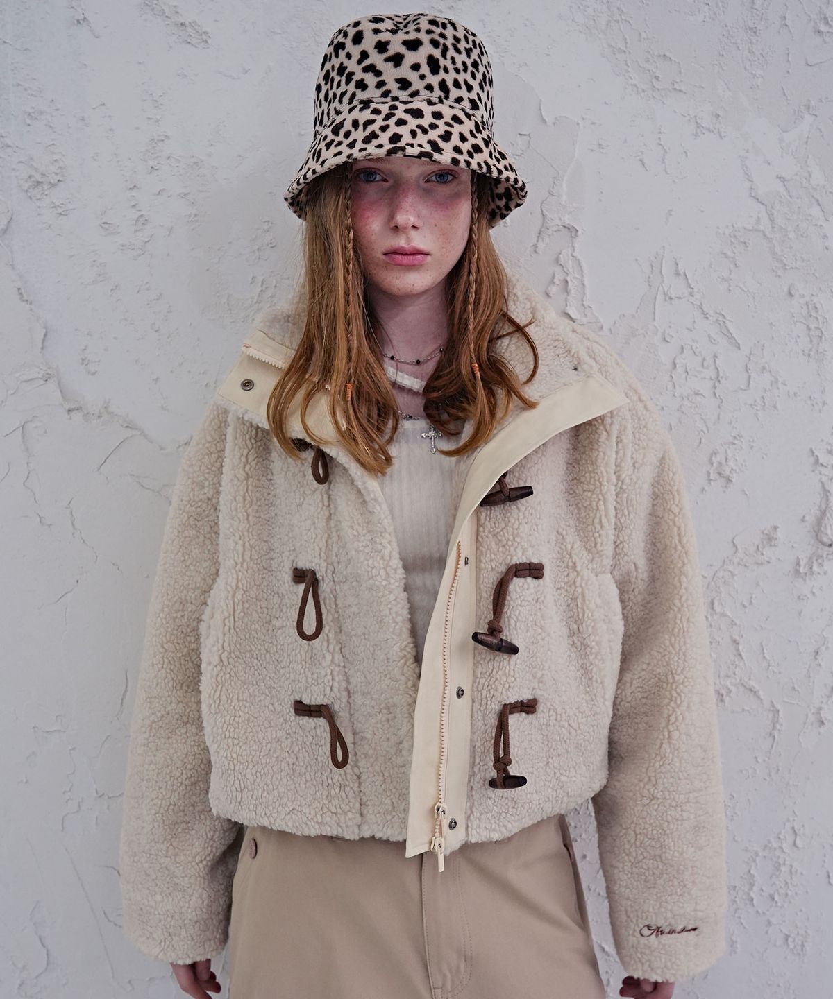 어반드레스(AVANDRESS) Fuzzy Cropped Duffle Jacket BLACK
