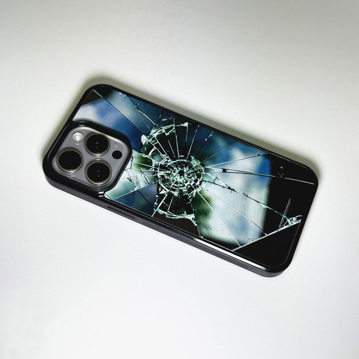 메모리즈바운더리(MEMORIESBOUNDARY) Crack of Shadow Bumper Mirror Phone Case (MagSafe)