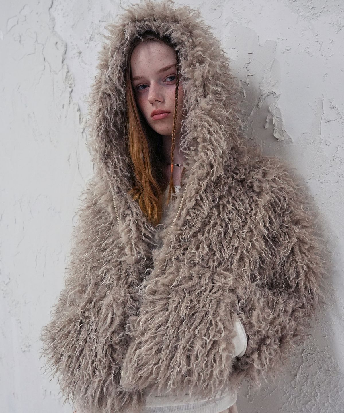 어반드레스(AVANDRESS) Fluffy Hood Jacket BROWN