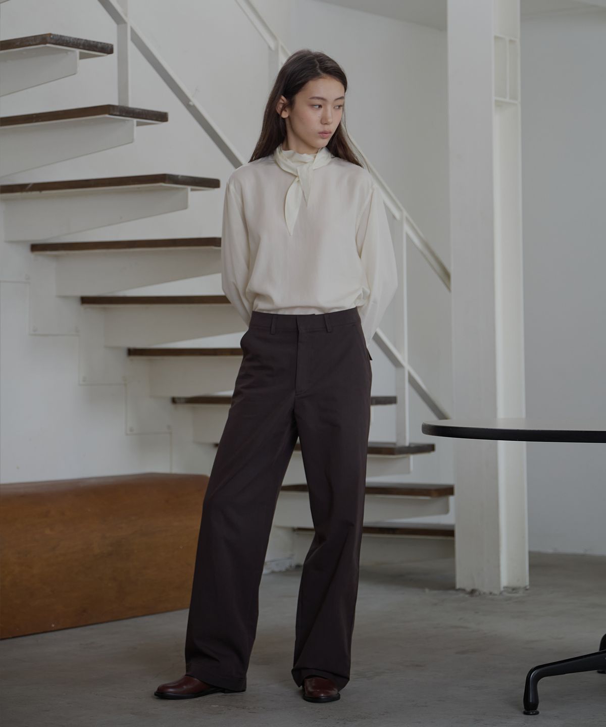 벗튼(BUT'TON) Standard Fit Pants (Charcoal)