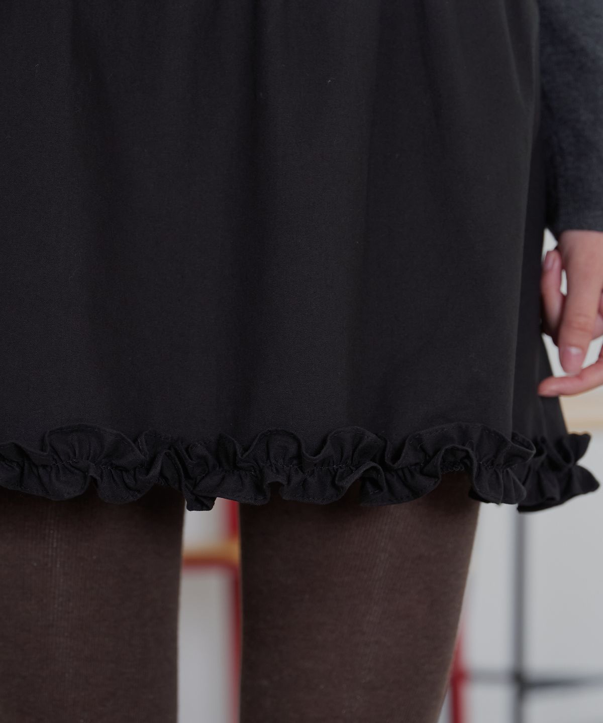벗튼(BUT'TON) Frill Detail Onepiece (Black)