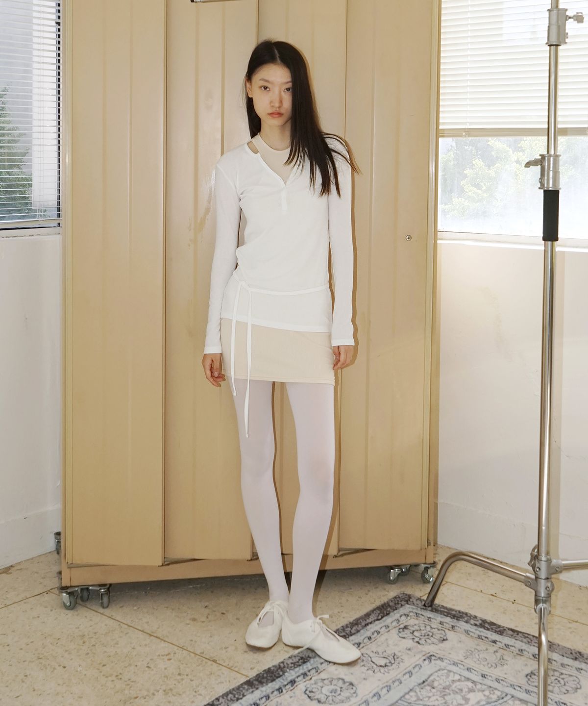 프로보(PROVO) 버튼 헨리넥 티셔츠 / 화이트