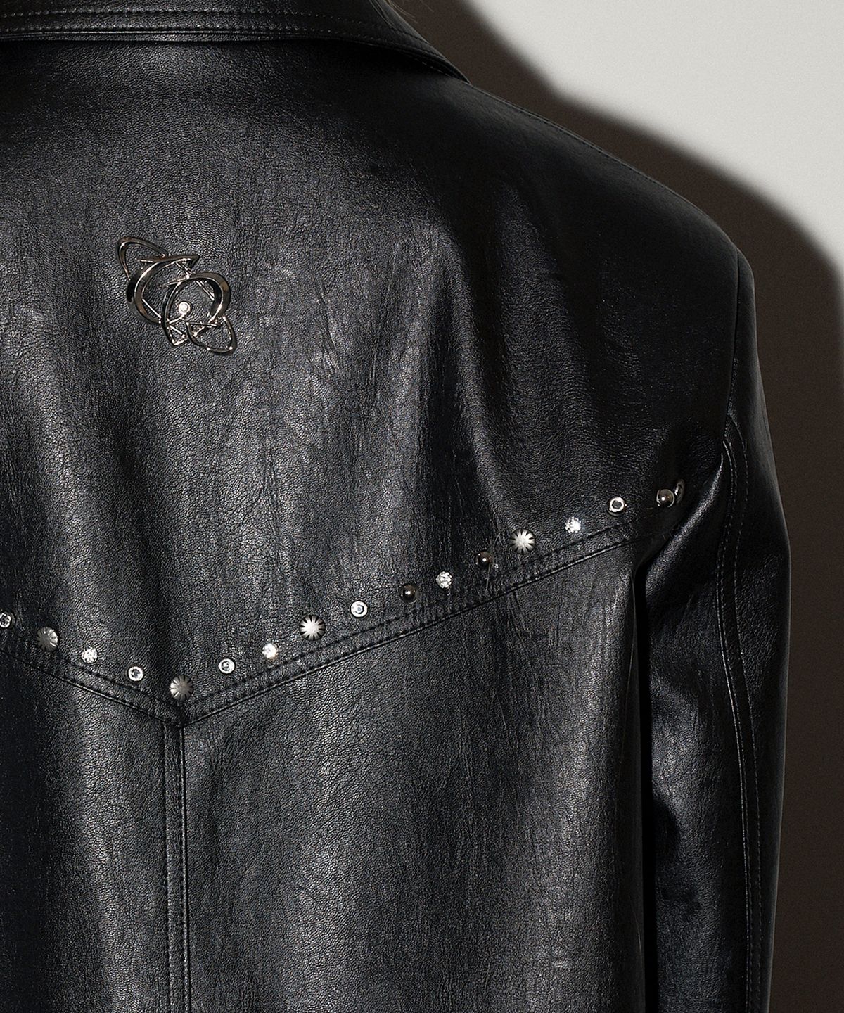 체리퀴리(CHERRYQUIRI) stud leather jacket - black