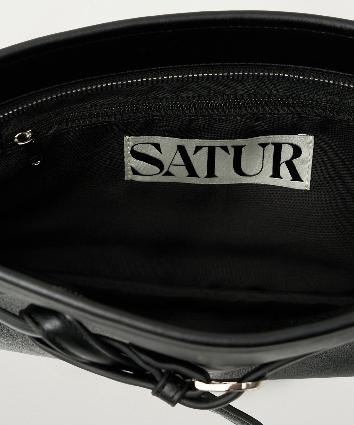 세터(SATUR) 벨트 미니 숄더 백 블랙