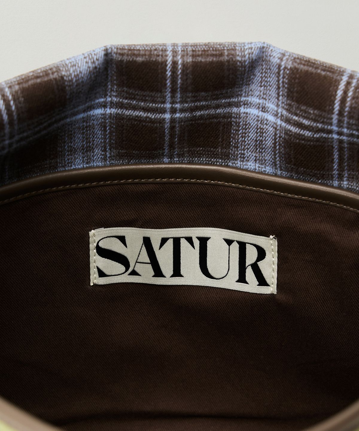 세터(SATUR) 클래식 캔버스 숄더 백 카키