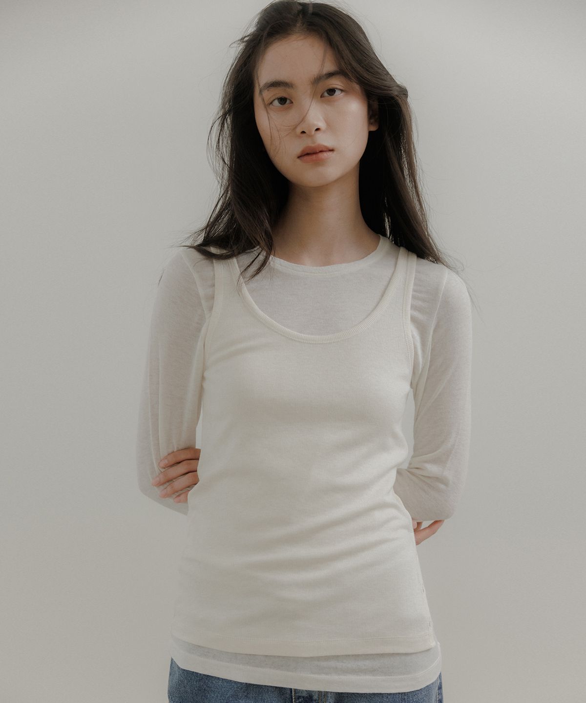 오어서울(AURE SEOUL) 버튼 포인트 슬리브리스 [3colors]