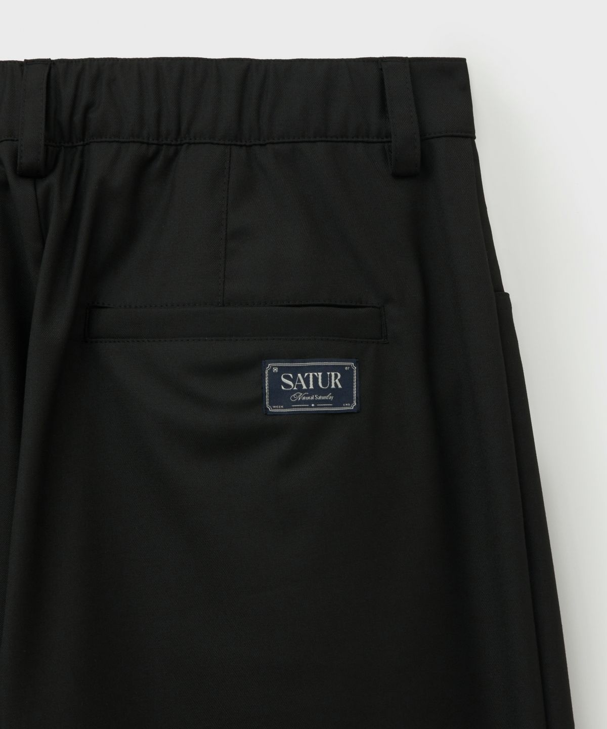 세터(SATUR) 클래식 원 턱 이지 팬츠 블랙