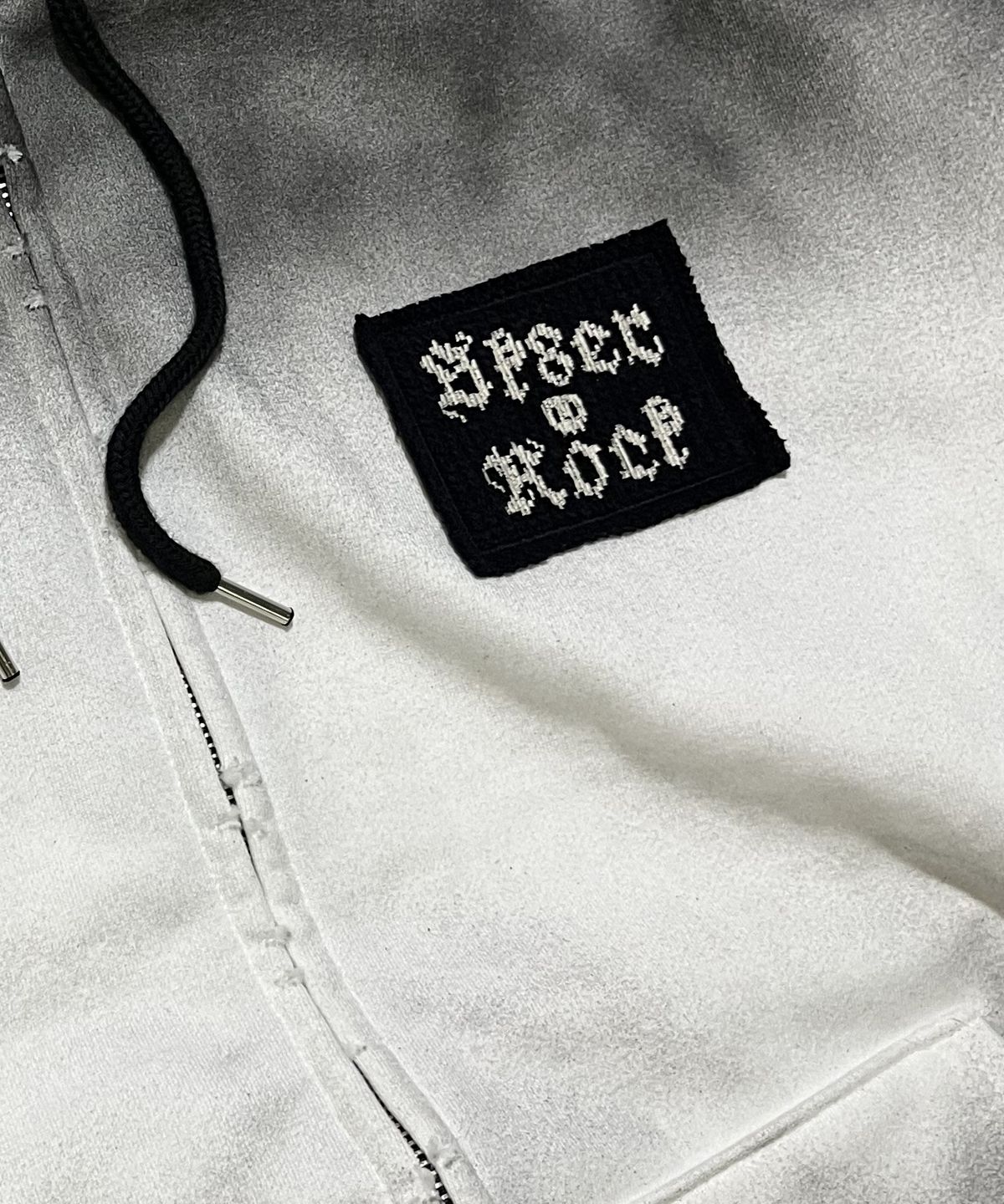 스케이터락(SK8ER ROCK) Cross-Stitch Grunge Hood Zip-Up ((off white))