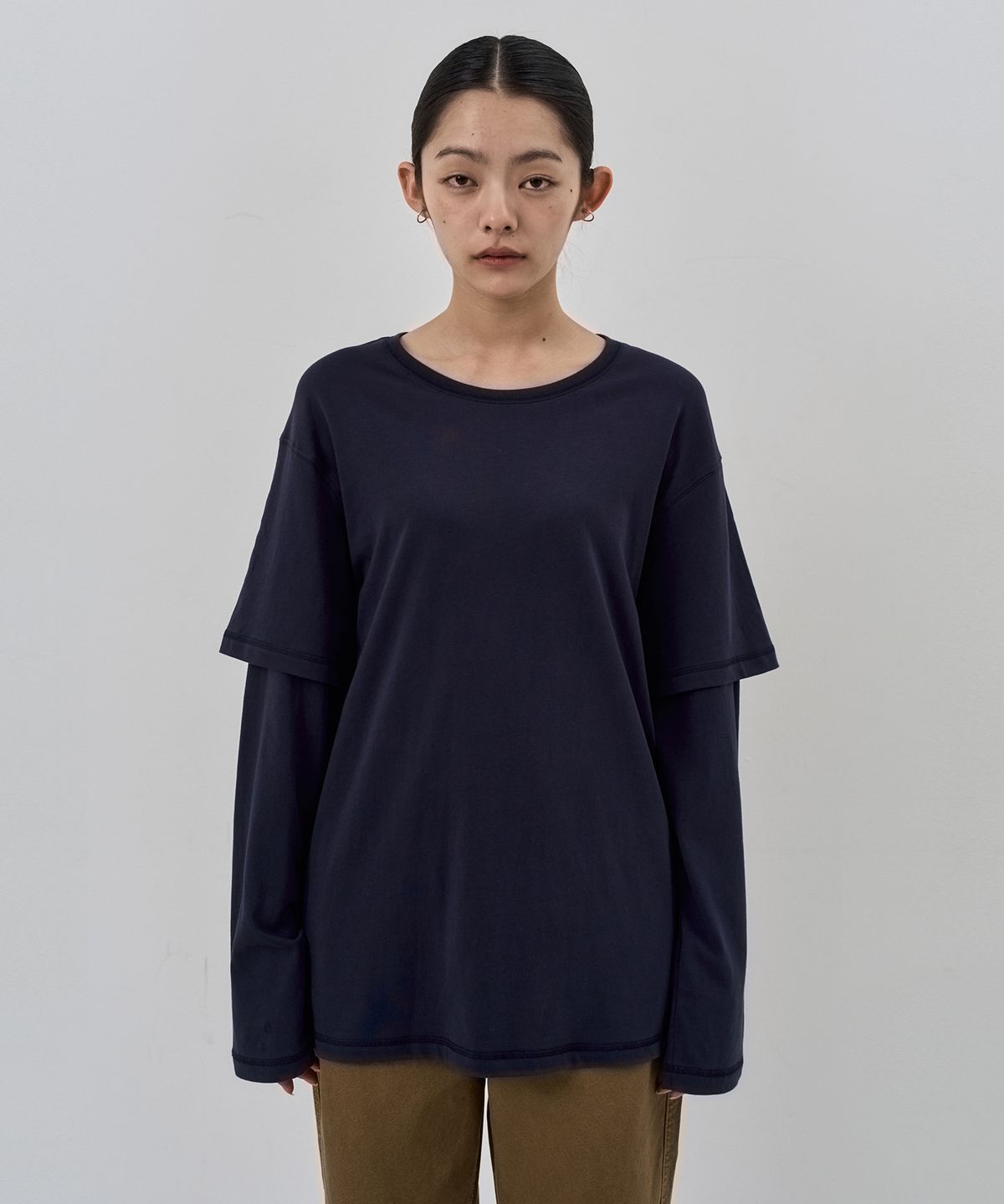 누아클레(NUAKLE) (w) 레이어드 슬리브 티셔츠_네이비