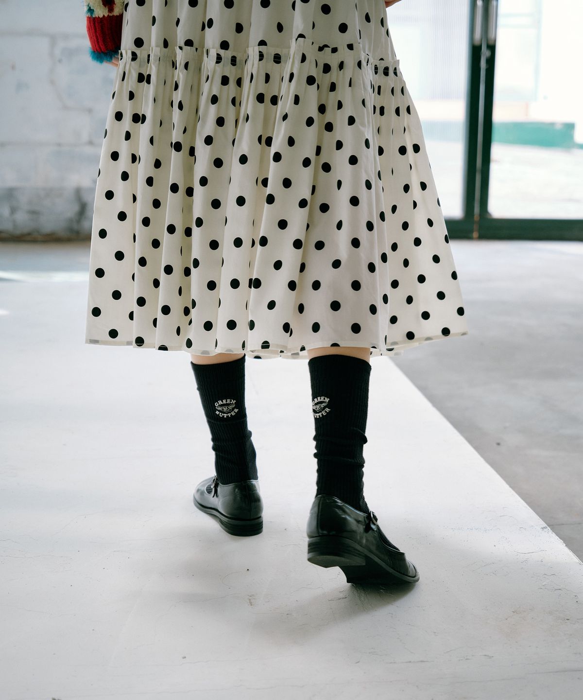 그린버터(GREENBUTTER) Loose Top Socks (Black)