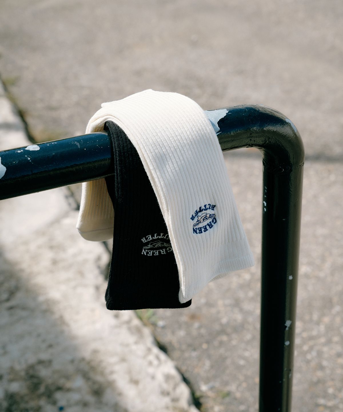 그린버터(GREENBUTTER) Loose Top Socks (Black)