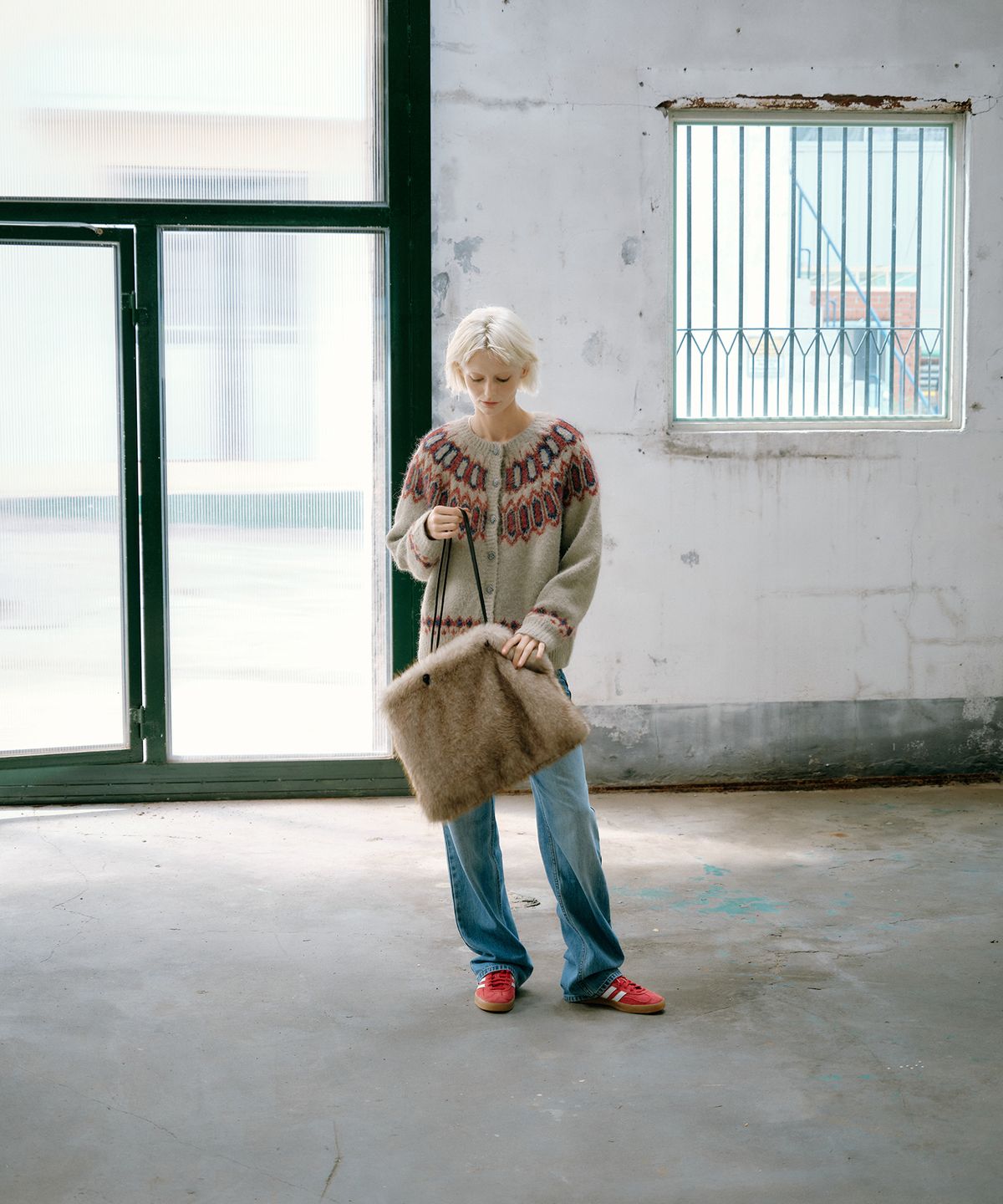 그린버터(GREENBUTTER) Ombre Fur Leather Bag (Beige)