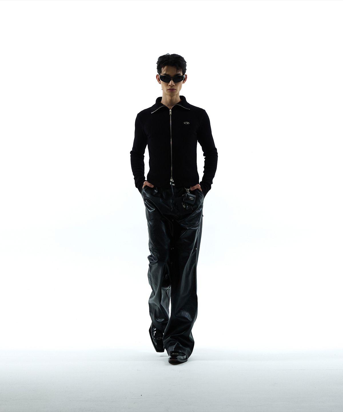 모어댄블랙(MORE THAN BLACK) LOGO TWO WAY ZIP UP KNIT