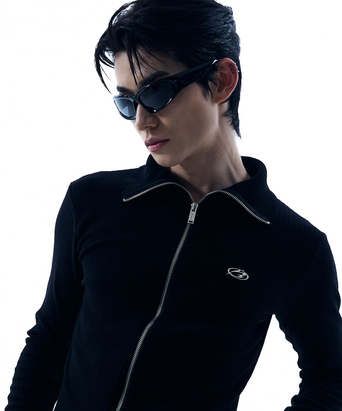 모어댄블랙(MORE THAN BLACK) LOGO TWO WAY ZIP UP KNIT