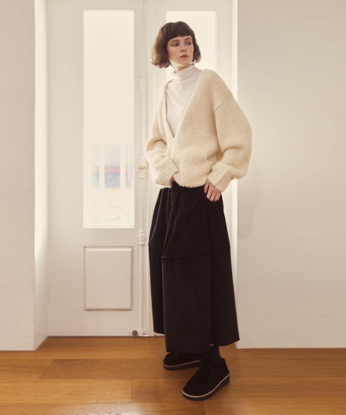 오픈도어스튜디오(OPENDOORSTUDIO) volume corduroy skirt black