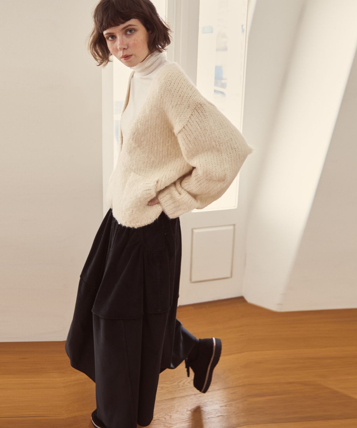 오픈도어스튜디오(OPENDOORSTUDIO) volume corduroy skirt black