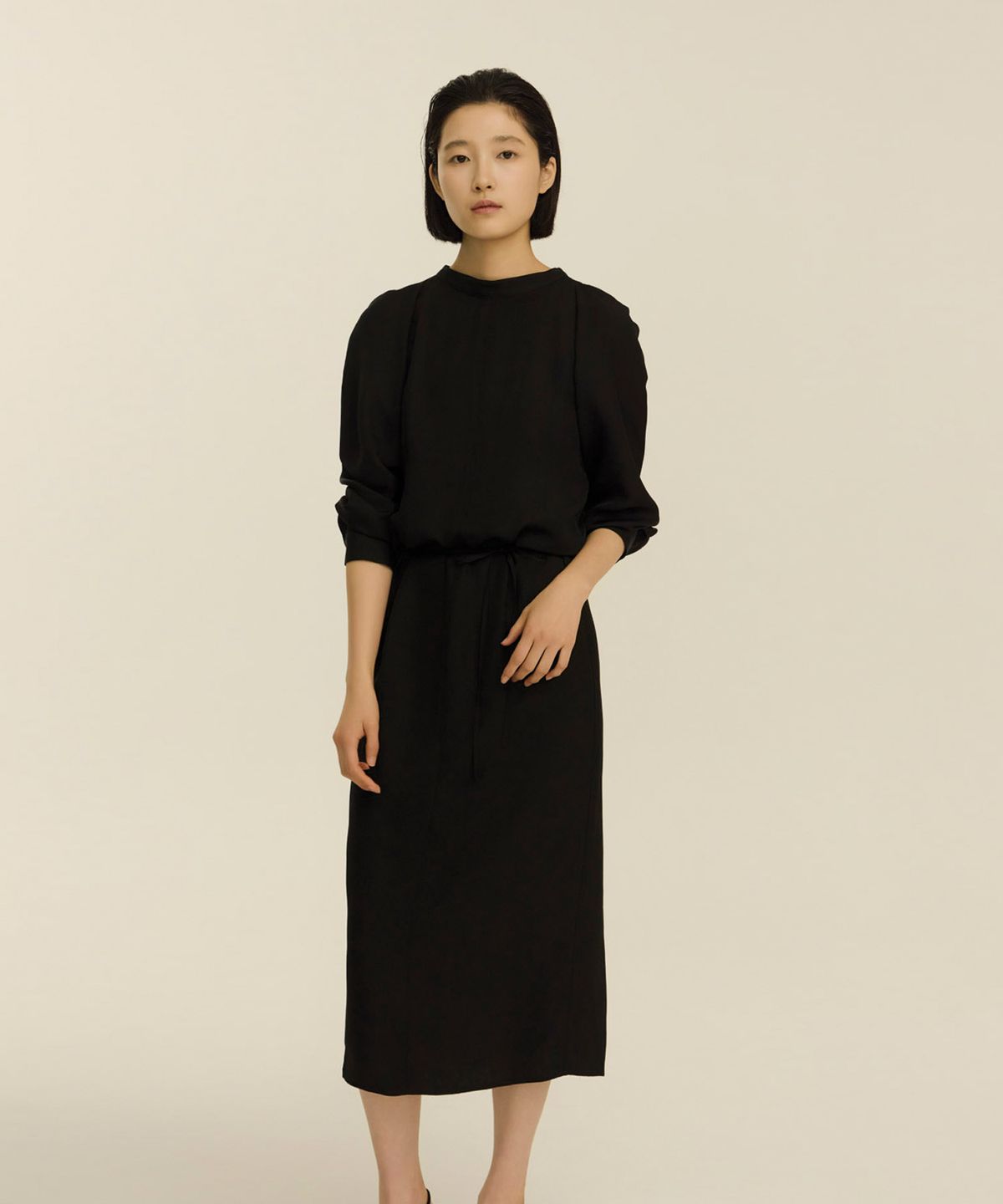 녹섭(NOKSEOP) glossy long one-piece_black