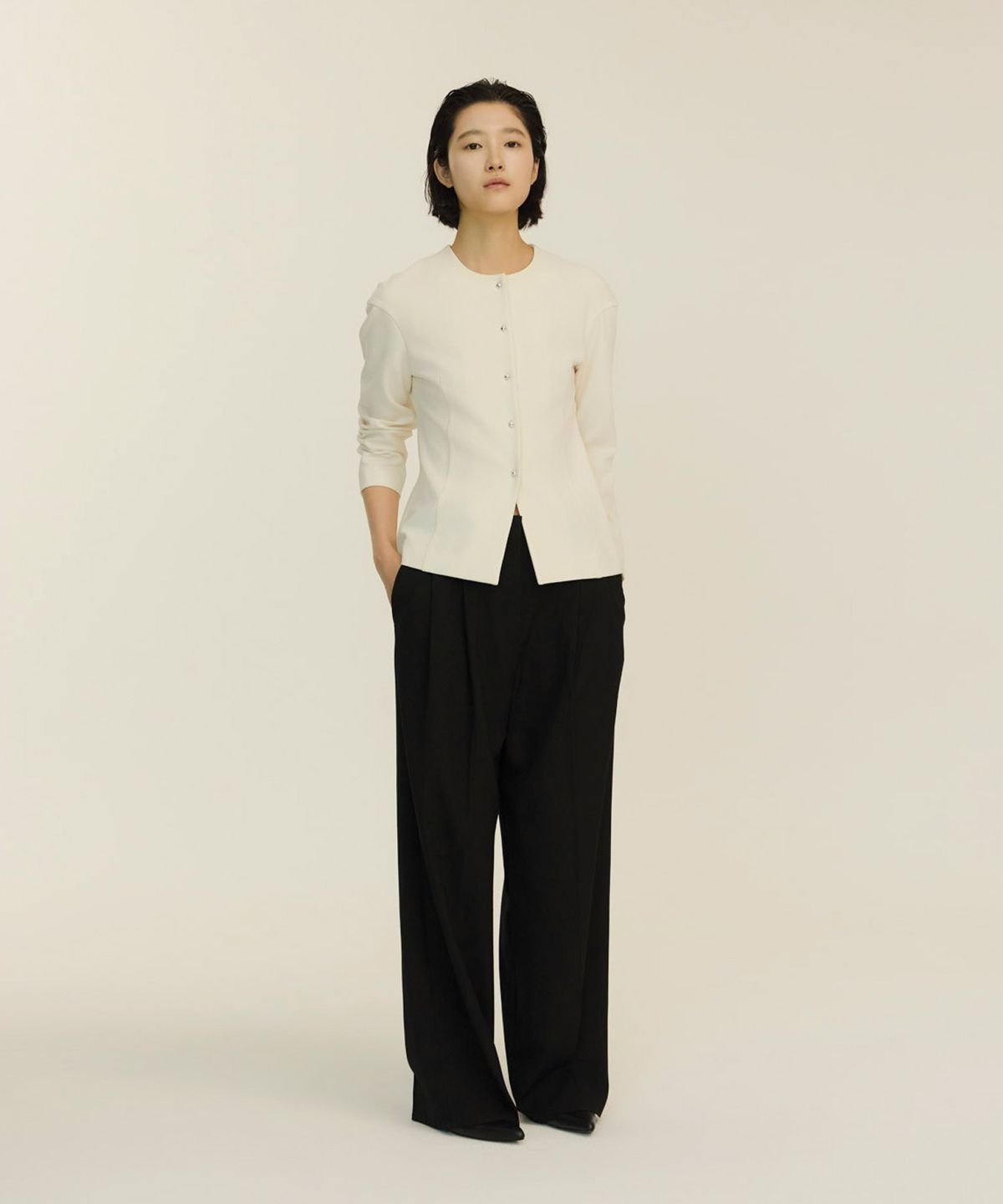 녹섭(NOKSEOP) hourglass silver button blouse_cream