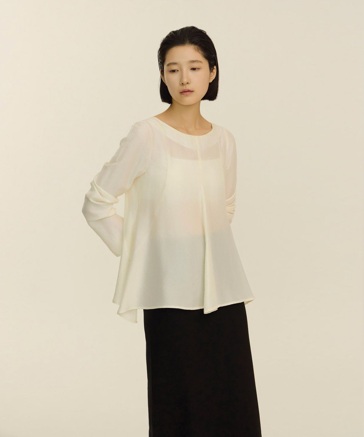 녹섭(NOKSEOP) long sleeve overlap blouse_ivory