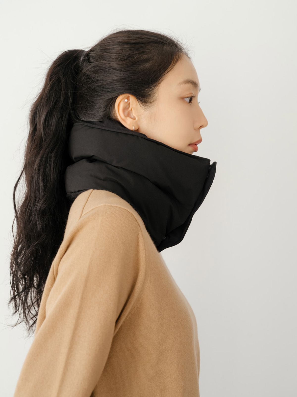 니티나(NITINA) 패딩 넥워머 BK