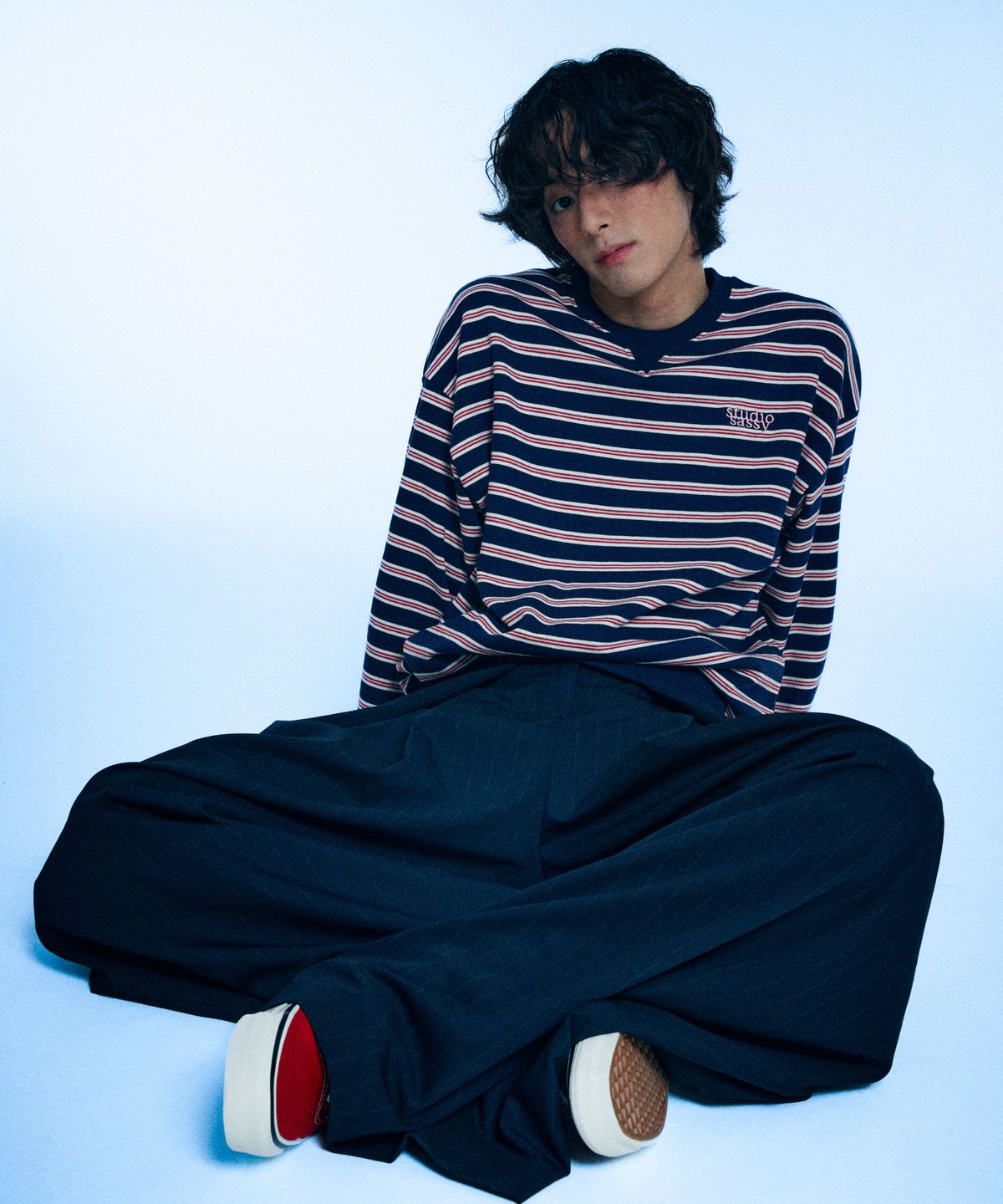 유얼쎄시(YOUR SASSY) Triangle Stripe Logo Sweatshirt (NAVY)