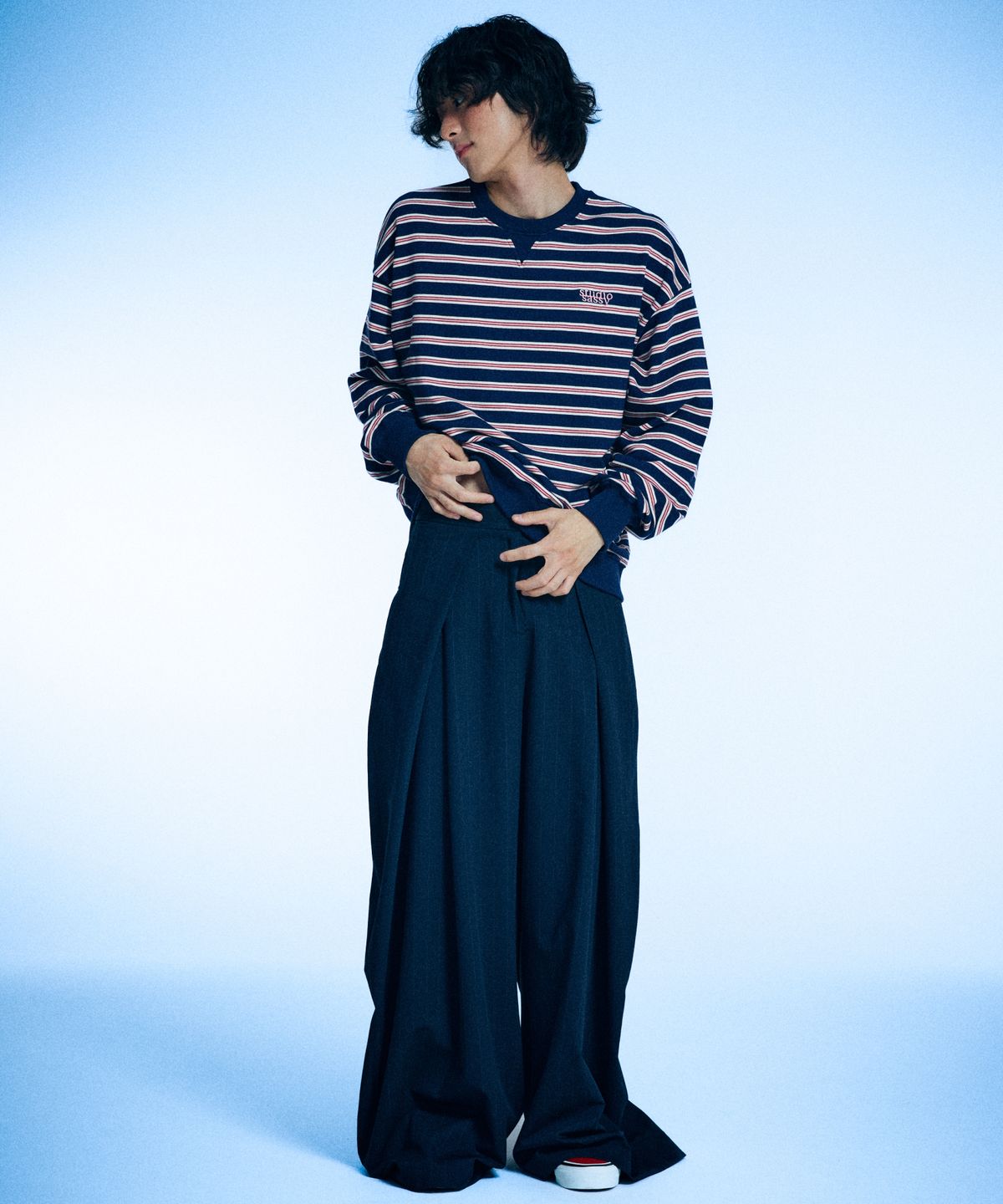 유얼쎄시(YOUR SASSY) Triangle Stripe Logo Sweatshirt (NAVY)