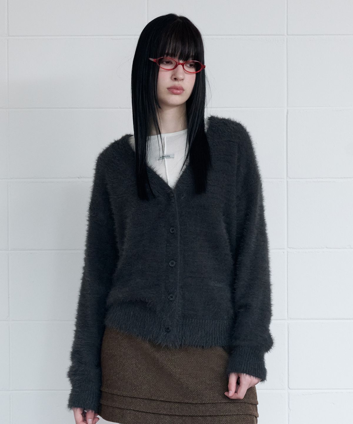 로라로라(ROLAROLA) FLUFFY LOOSE FIT CARDIGAN CHARCOAL