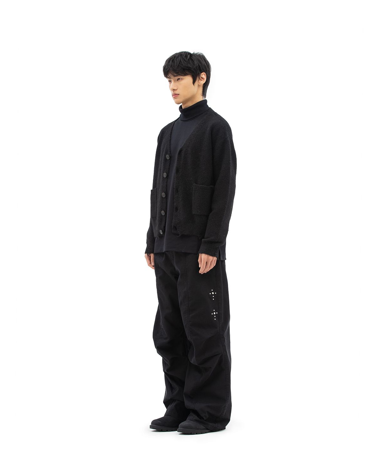 데프가먼츠(DEFGARMENTS) RICH V GARDIGAN [2COLOR]