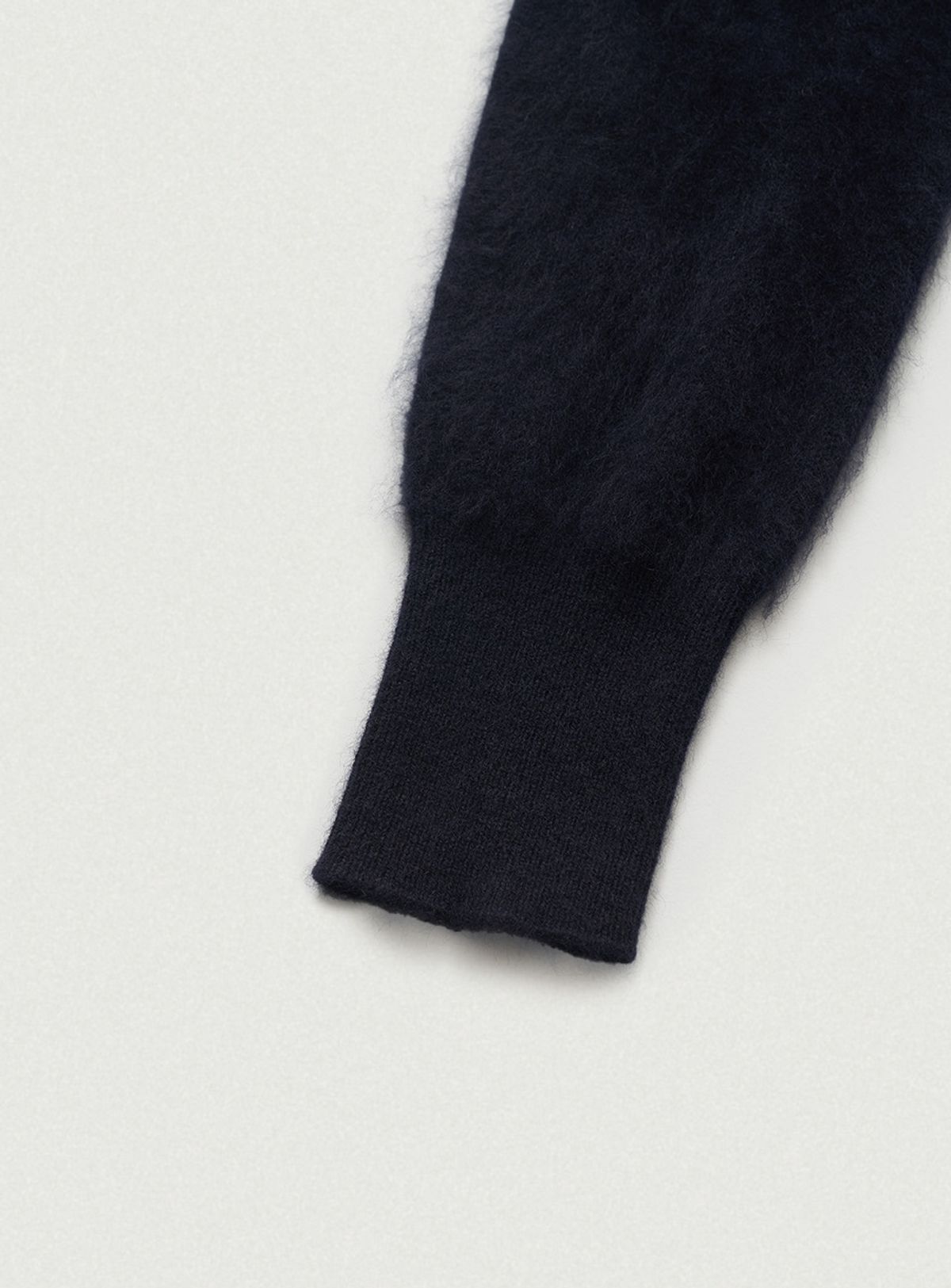 더바넷(THEBARNNET) Fuzzy Hoodie Knit Zip-Up_Navy
