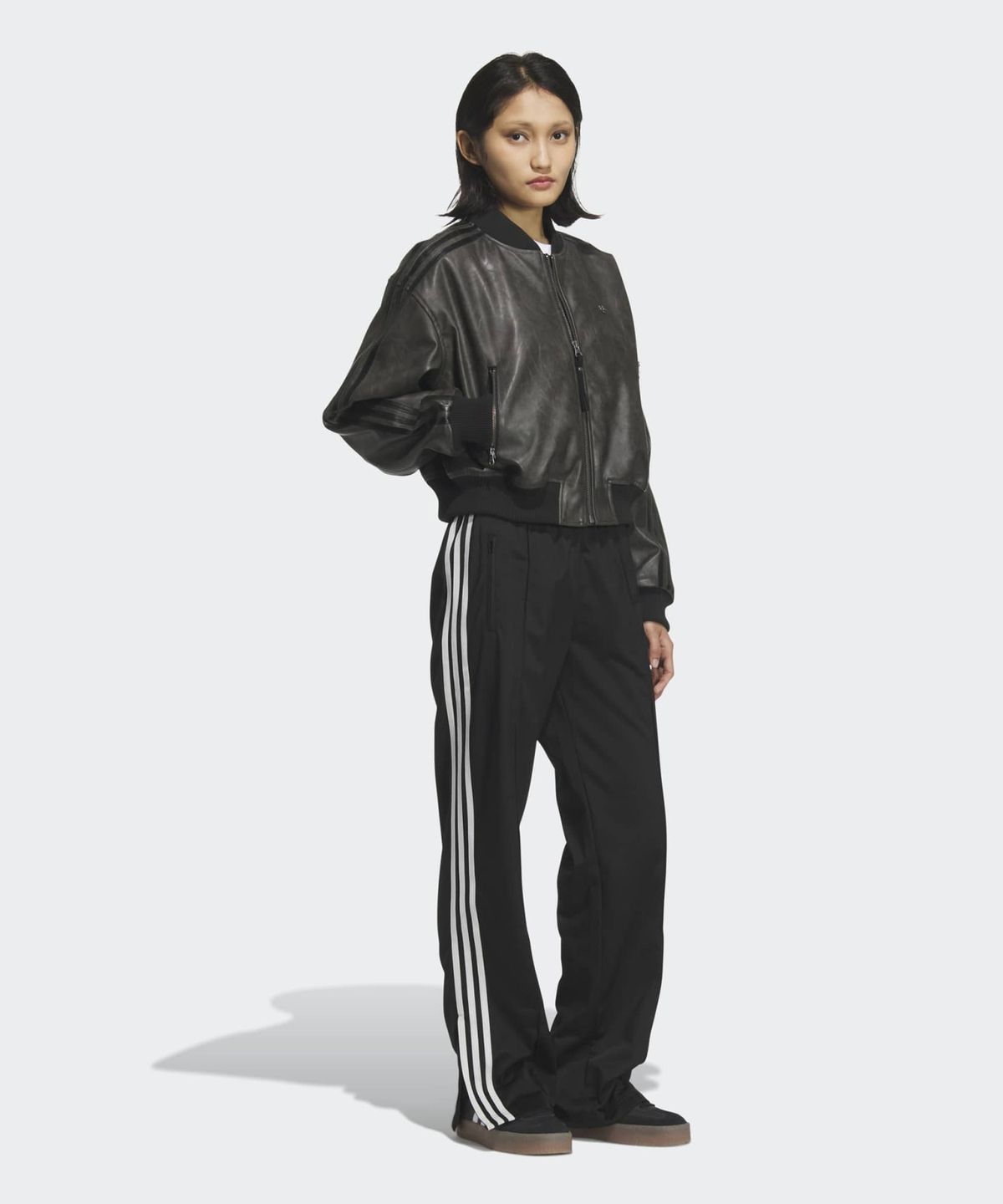 아디다스(ADIDAS) 크롭 레더 재킷 - 블랙 / KC2656