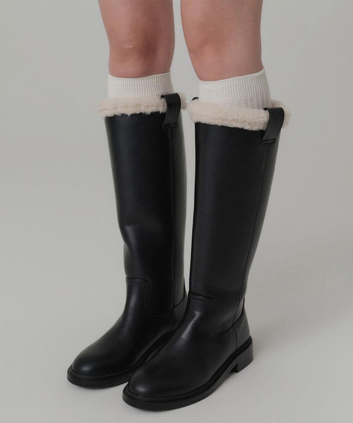 룩캐스트(LOOKAST) 리아나 시어링 롱 부츠_블랙 / RIANA SHEARLING LONG BOOTS_BLACK