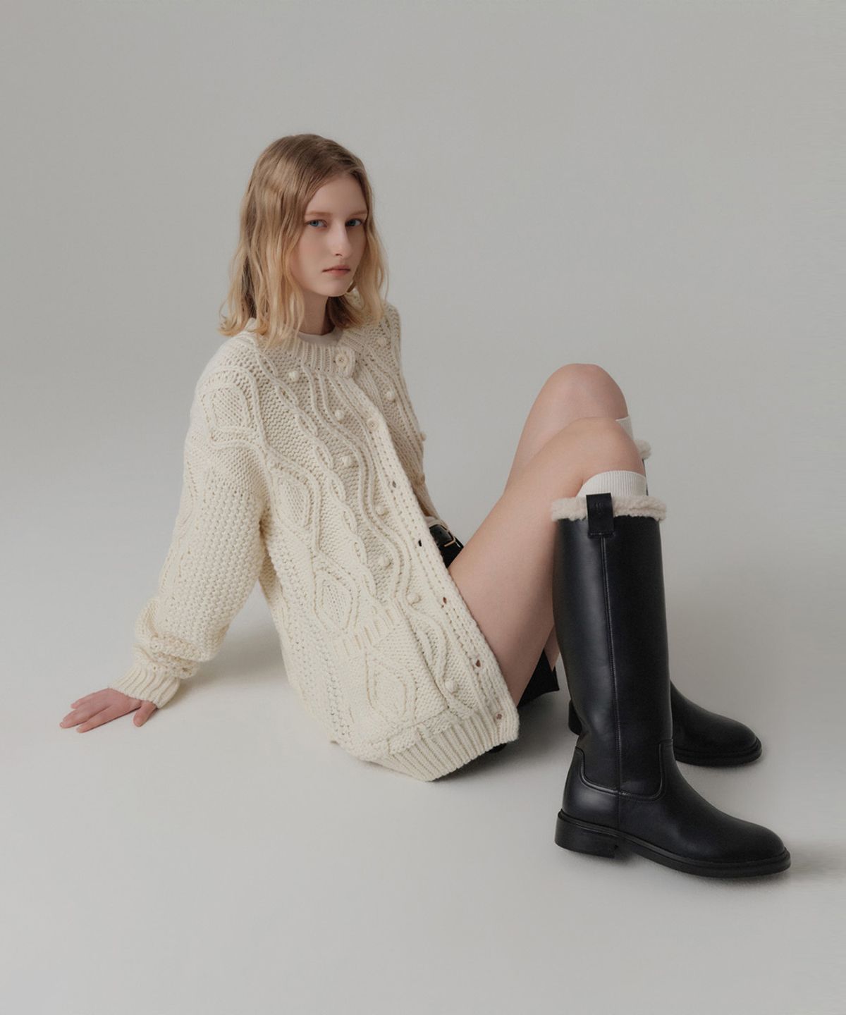 룩캐스트(LOOKAST) 리아나 시어링 롱 부츠_블랙 / RIANA SHEARLING LONG BOOTS_BLACK