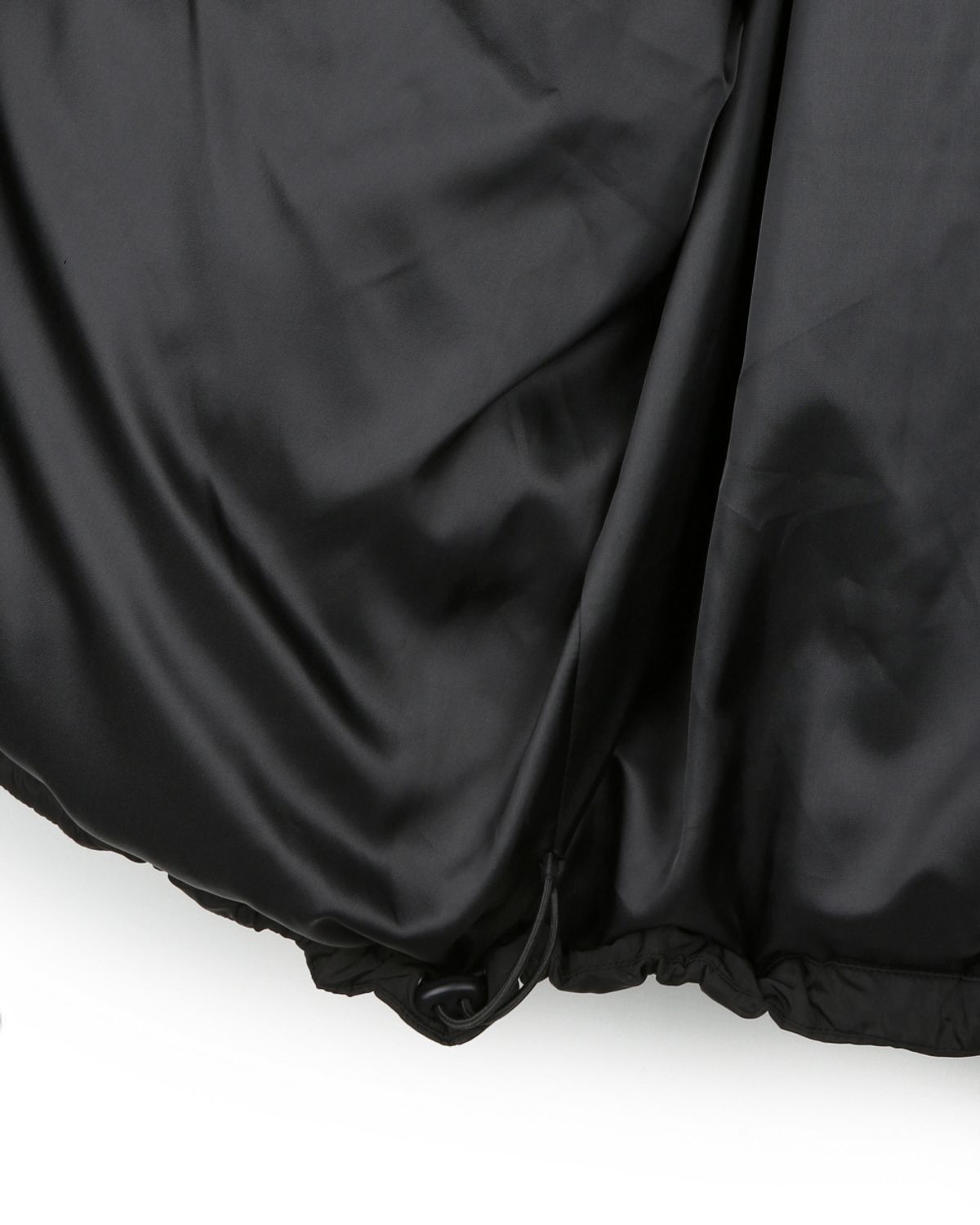 비슬로우(BESLOW) MINIMAL MOUNTAIN DOWN PARKA BLACK