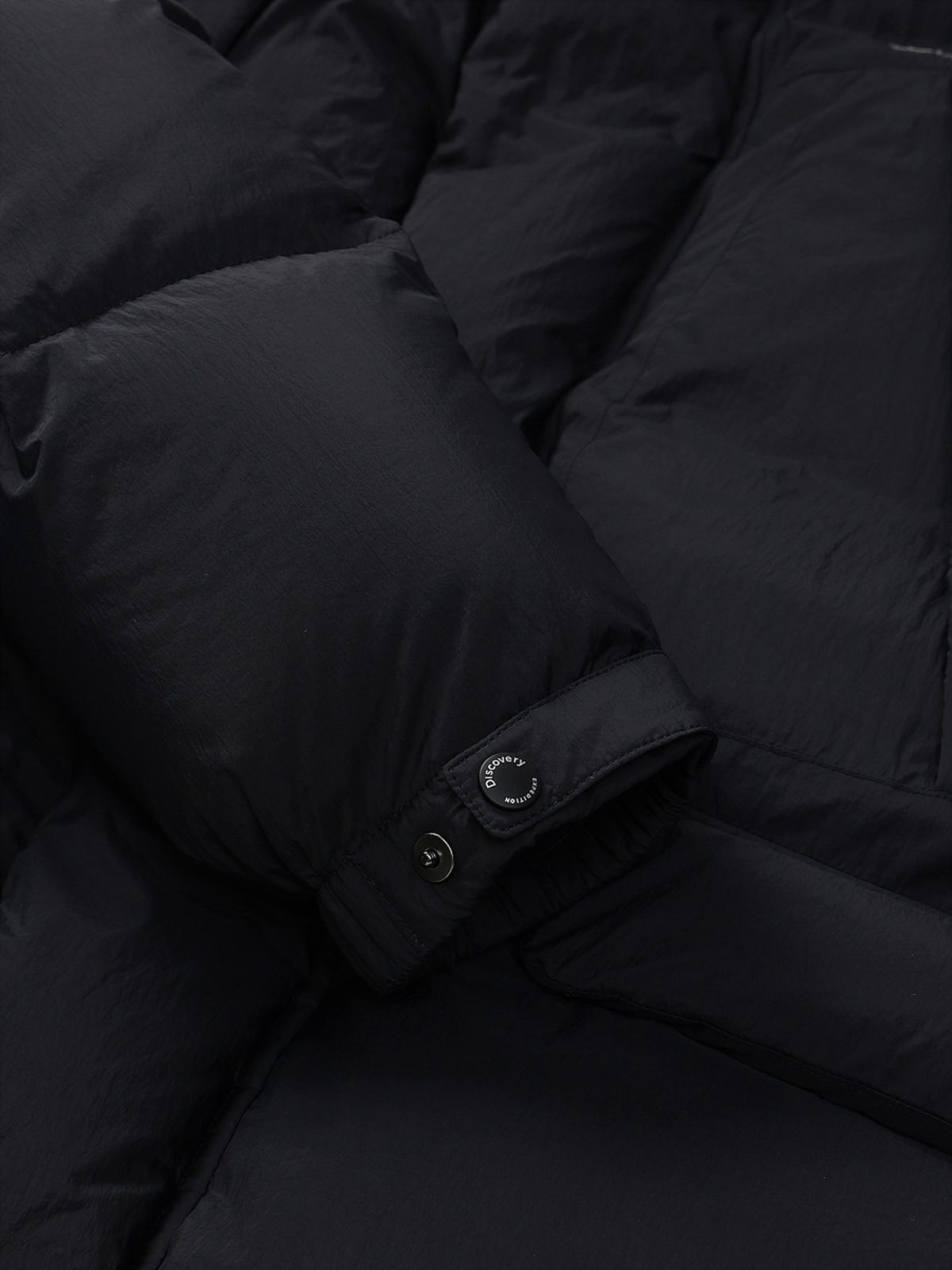 디스커버리 익스페디션(DISCOVERY EXPEDITION) 남성 하이넥 사파리 다운 롱패딩 (BLACK)
