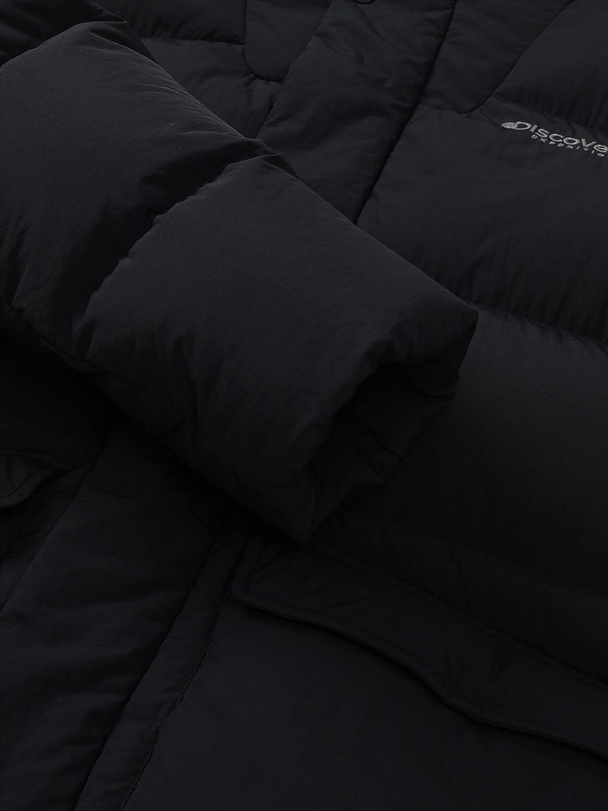 디스커버리 익스페디션(DISCOVERY EXPEDITION) 남성 사파리 다운 숏패딩 (BLACK)