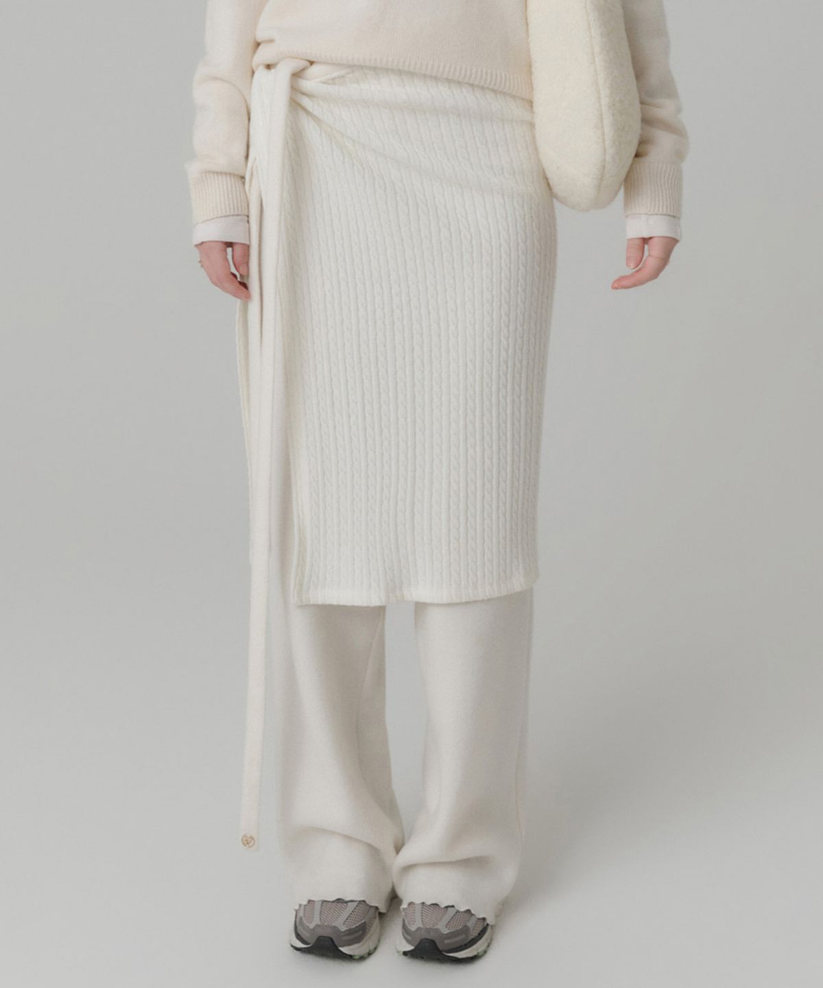 룩캐스트(LOOKAST) 낸시 레이어드 스커트 팬츠_아이보리 / NANCY LAYERED SKIRT PANTS_IVORY