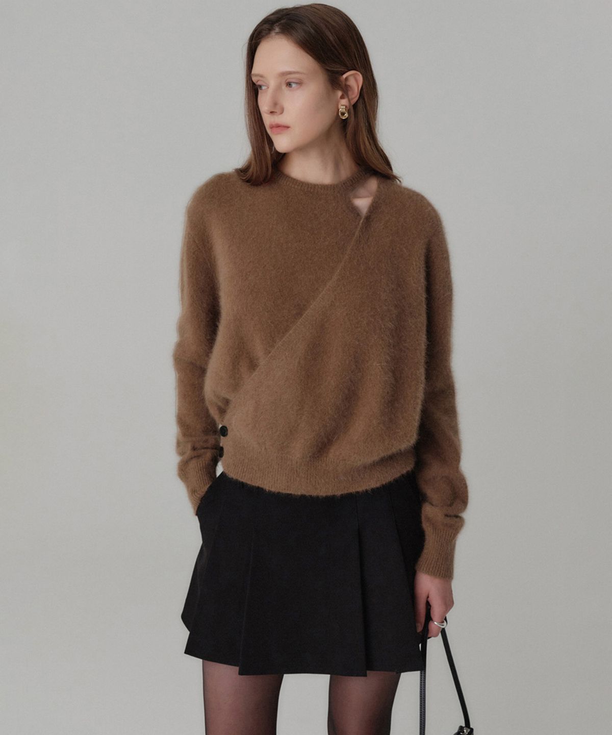 룩캐스트(LOOKAST) 카리나 폭스 레이어드 니트_브라운 / KARINA FOX LAYERED KNIT_BROWN