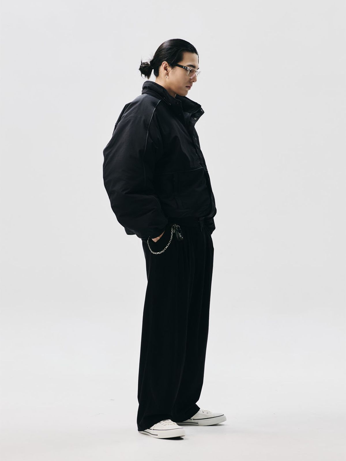 제이미웨스트(JAMIE WEST) 프리마로프트 디테쳐블 후드 헤비 점퍼 (블랙)