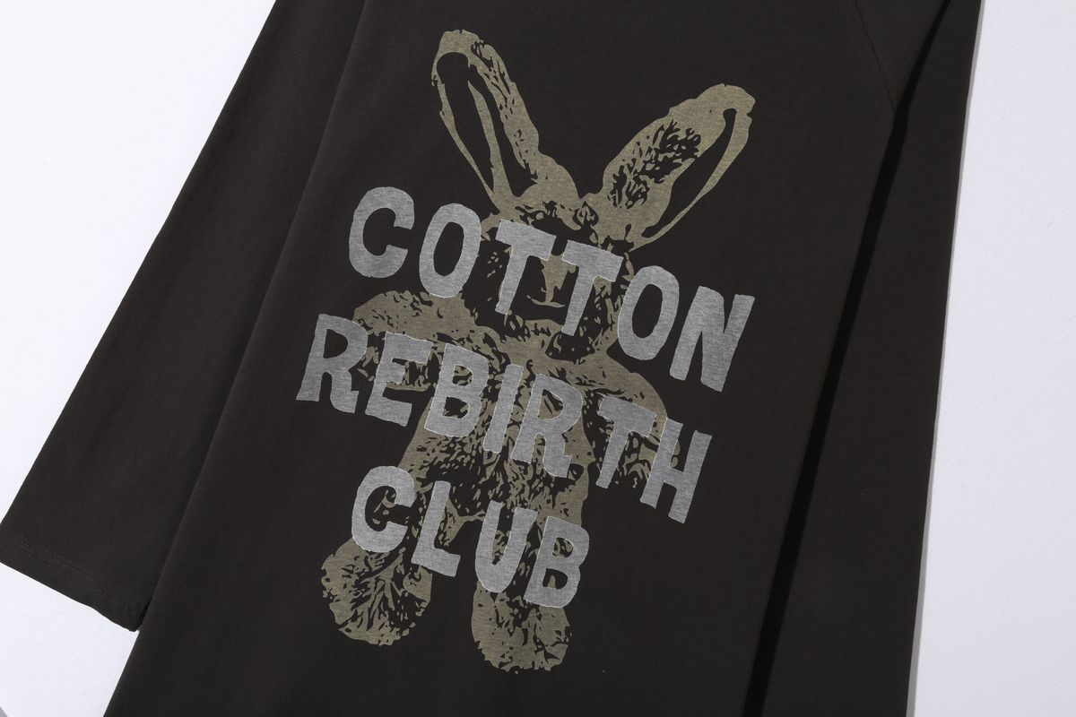 코튼리버스클럽(COTTONREBIRTHCLUB) 토끼 래글런 티셔츠 (차콜)
